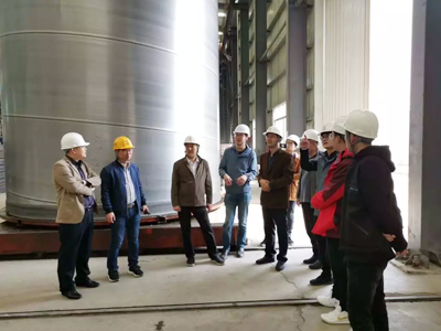 南(nán)水北調工(gōng)程設計(jì)管理(lǐ)中心與中國(guó)水利水電科(kē)學研究院專家莅臨龍泉股份湖北分(fēn)公司調研指導