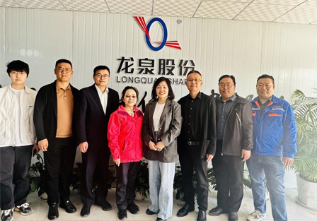 中國(guó)混凝土(tǔ)與水泥制品協會和《中國(guó)建材報》領導莅臨龍泉股份雲南(nán)公司參觀考察