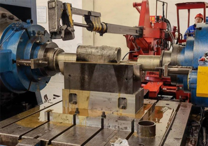 45°無縫斜三通研發